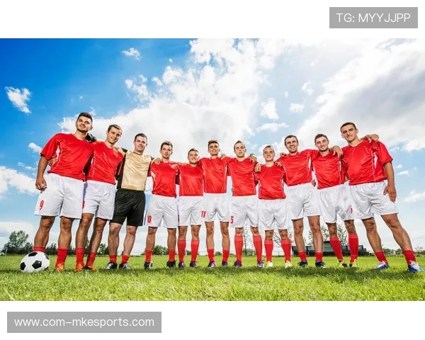 荷兰足球队历史最佳球星排名分析及其影响力探讨