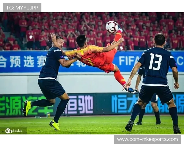 足球十大球星绝技集锦 球场上的神级操作与惊艳瞬间 足球十大球星绝技集锦 球场上的神级操作与惊艳瞬间